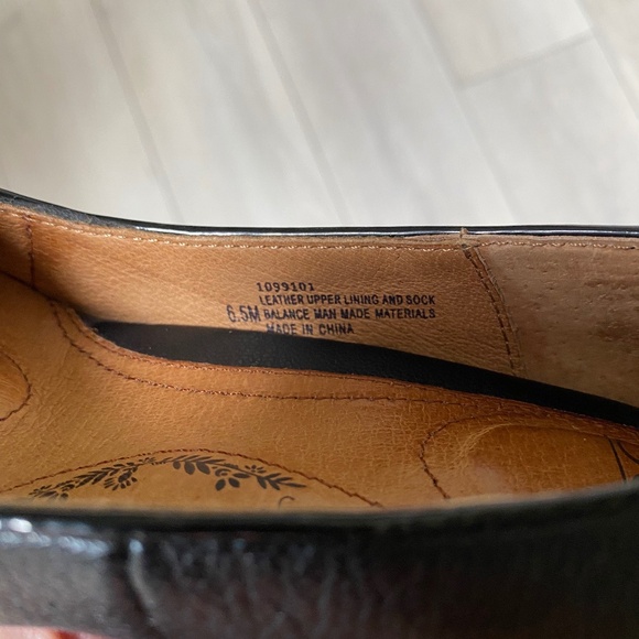 Sofft Black Leather Pumps - Picture 4 of 6